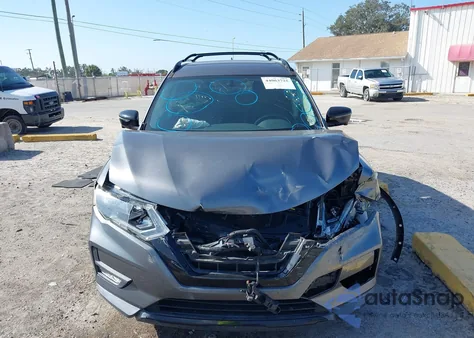 2018 Nissan Rogue Sv z USA, uszkodzony, nr VIN 5N1AT2MT4JC768331